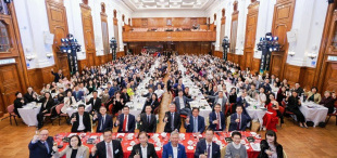 百年陆佑堂,相聚共此时 | 2026【港大日】高桌晚宴温暖收官 - 图像