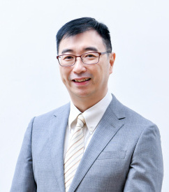 杨仕名先生 Mr Kevin Yeung