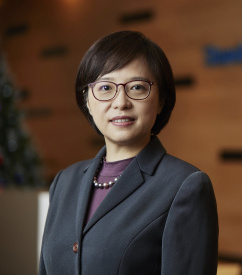 王维瑜女士 Ms Caroline Wang