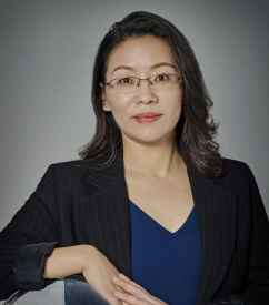 周立志女士 Ms Caroline Zhou